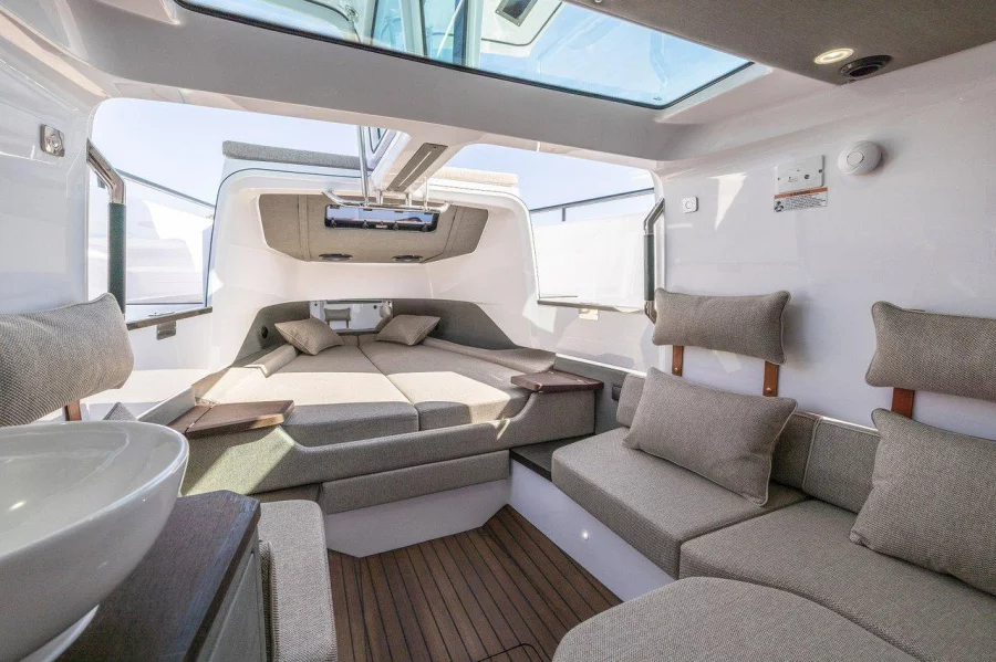 Axopar 37 XC Cross Cabin (NN)  - 13