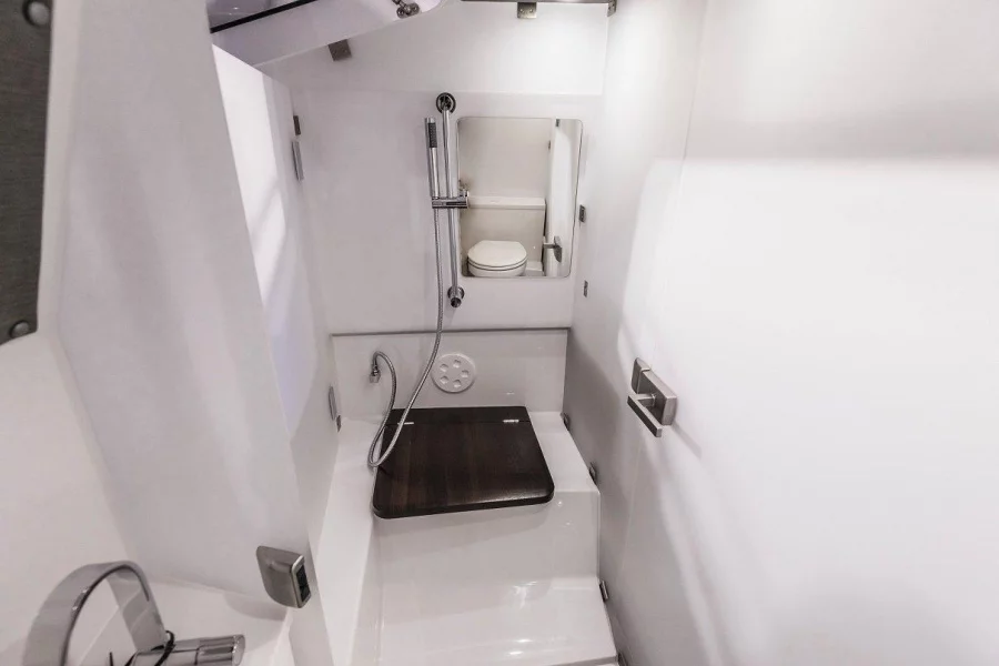 Axopar 37 XC Cross Cabin (NN)  - 16