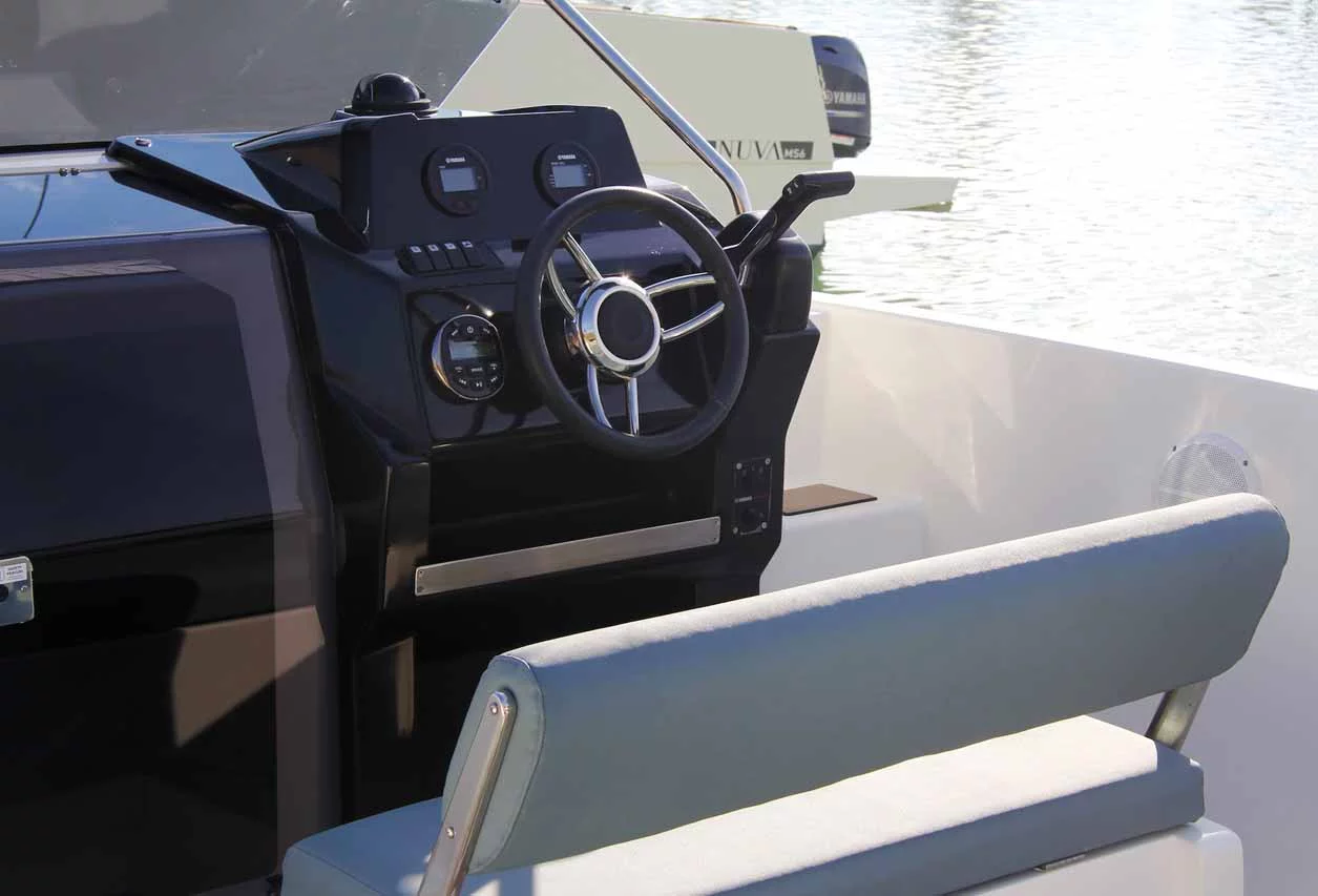 Nuva M6 Cabin (No Name)  - 5