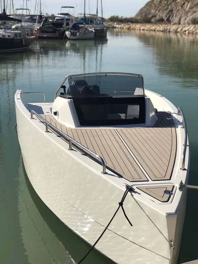Nuva M6 Cabin (No Name)  - 8