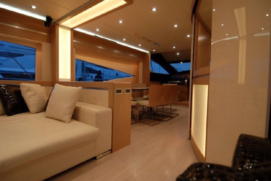 Photo #6 - Dominator 780S Deluxe (Why Not) in Athen - 43486