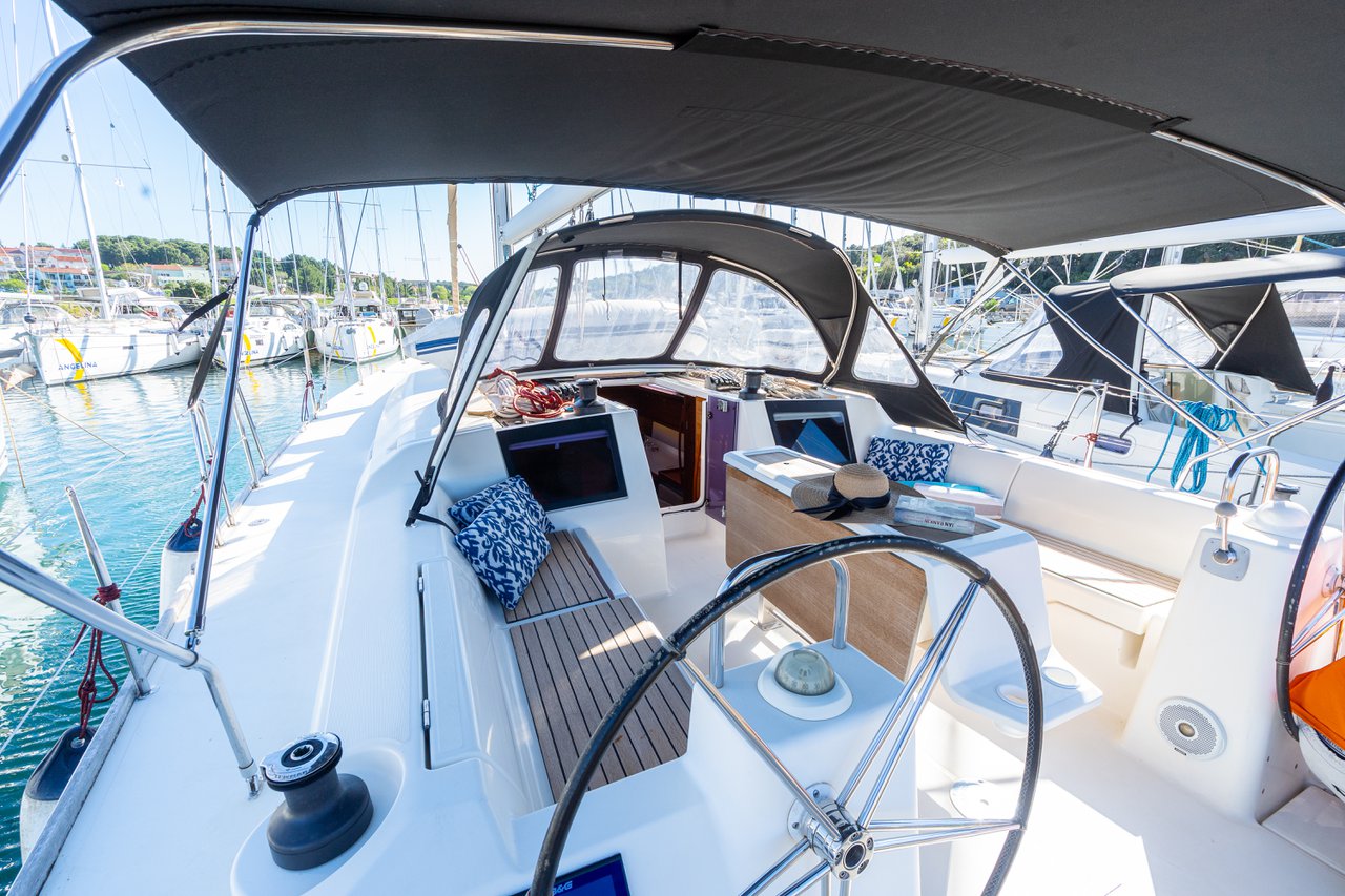 Photo #4 - Dufour 460 GL (Cygnus) in Pula - 43490