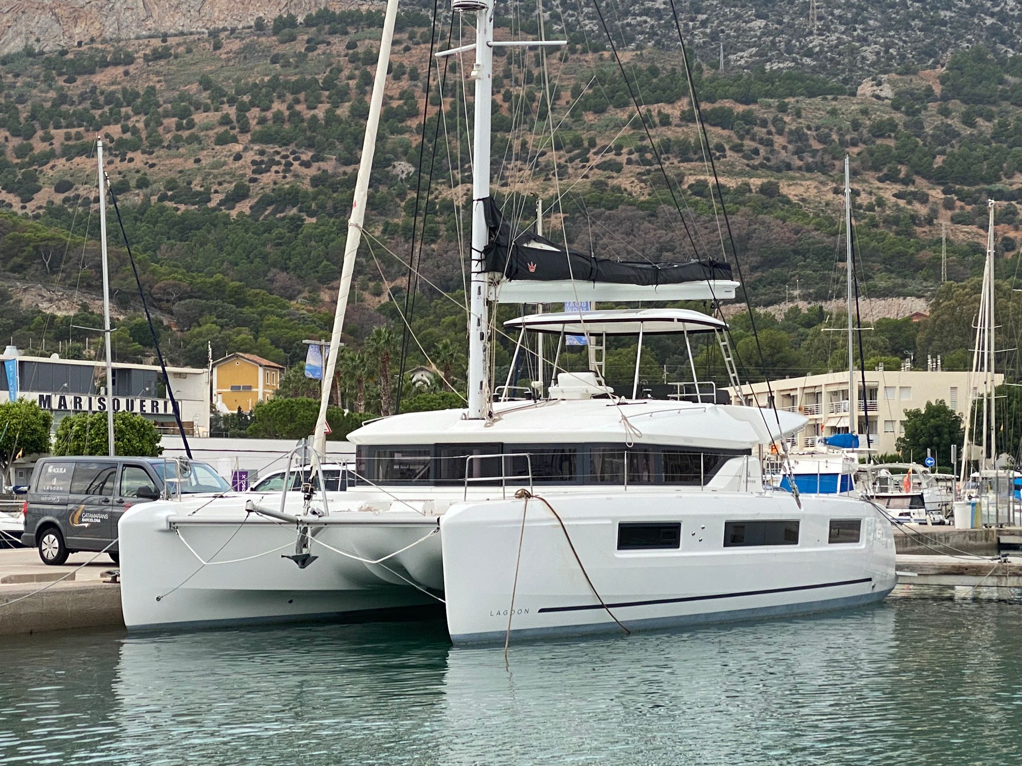 Photo #3 - Lagoon 51 OW - 4 + 1 cab. (Moondance) in Nanny Cay - 43536