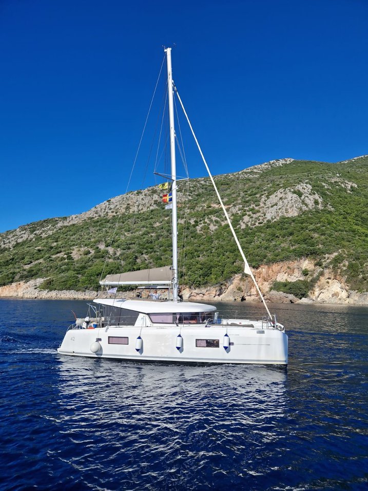 Photo #1 - Lagoon 42 - 4 + 2 cab. (Nyami Nyami) in Lefkada - 43548