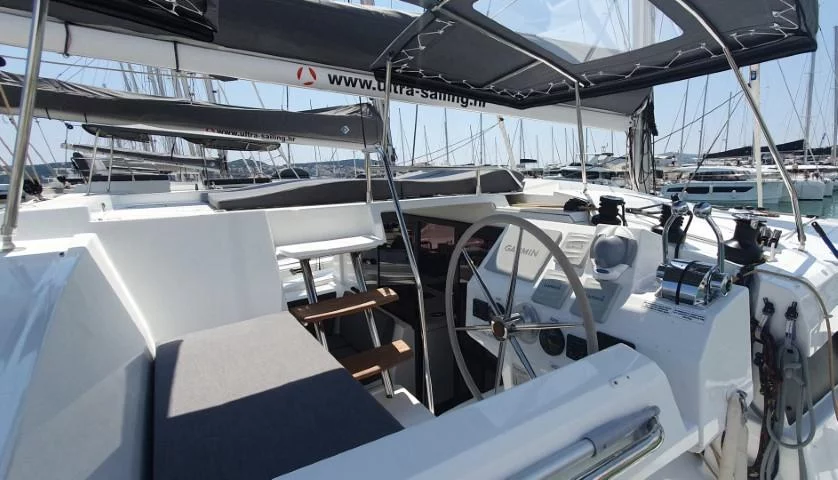 Fountaine Pajot Astrea 42 - 4 + 1 cab. (Crazy Diamond)  - 4