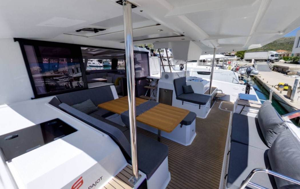 Photo #4 - Fountaine Pajot Astrea 42 - 4 + 2 cab. (Magic Summer) in Trogir - 43572