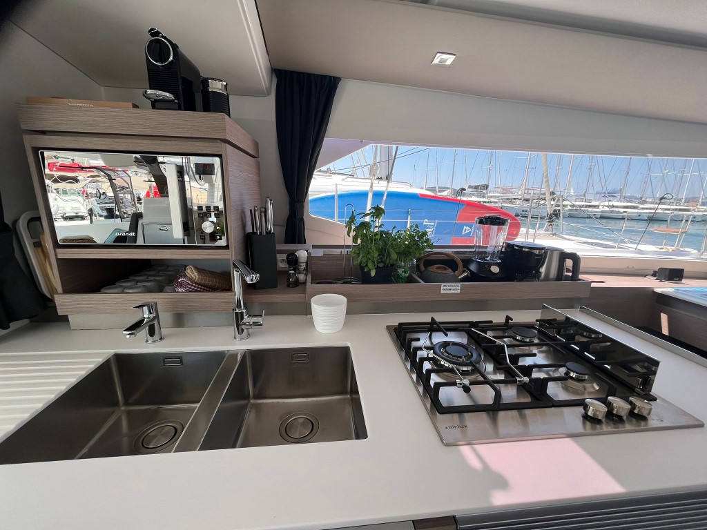 Photo #8 - Fountaine Pajot Aura 51 - 5 + 1 cab. (Cosmos) in Trogir - 43574
