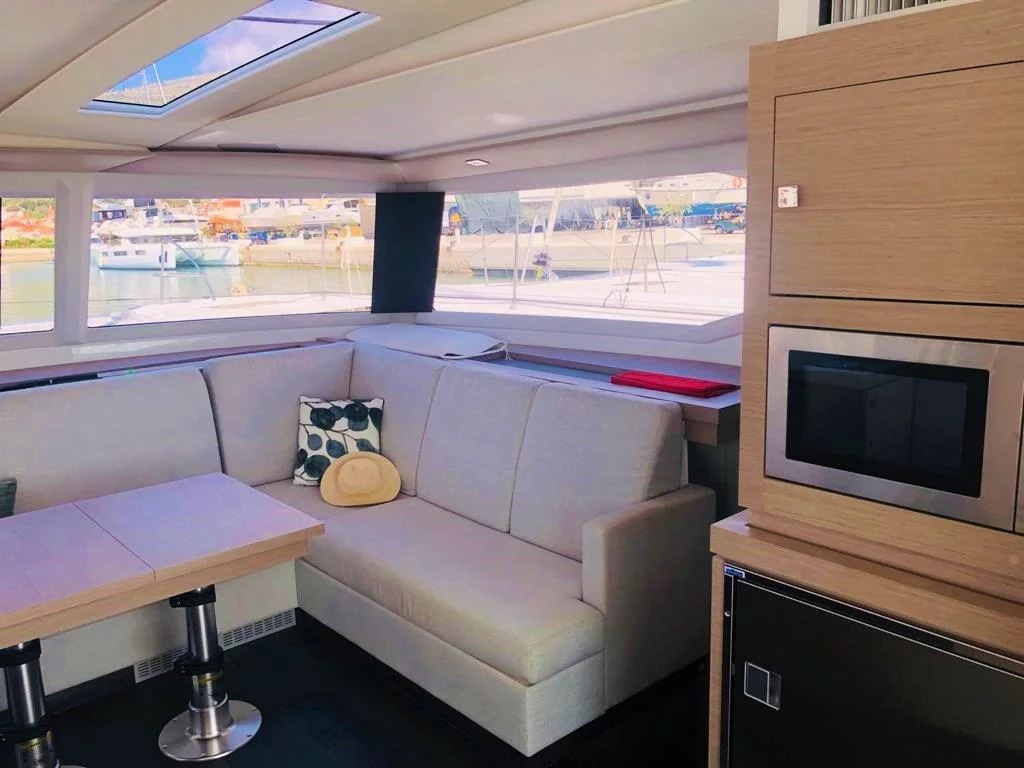 Fountaine Pajot Saona 47 Quintet - 5 + 1 cab. (Desafinado)  - 13
