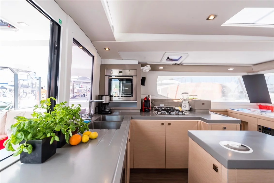 Fountaine Pajot Saona 47 Quintet - 5 + 1 cab. (Sunny Wave)  - 1