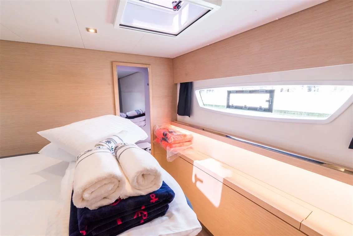 Fountaine Pajot Saona 47 Quintet - 5 + 1 cab. (Sunny Wave)  - 6