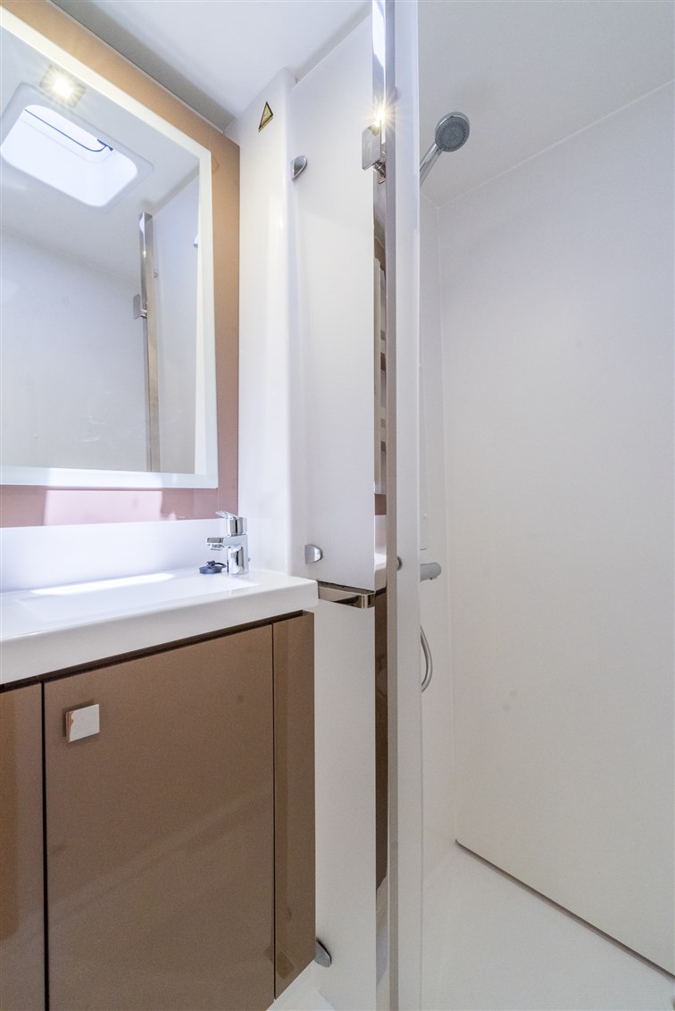 Photo #18 - Fountaine Pajot Saona 47 Quintet - 5 + 1 cab. (Sunny Wave) in Trogir - 43584