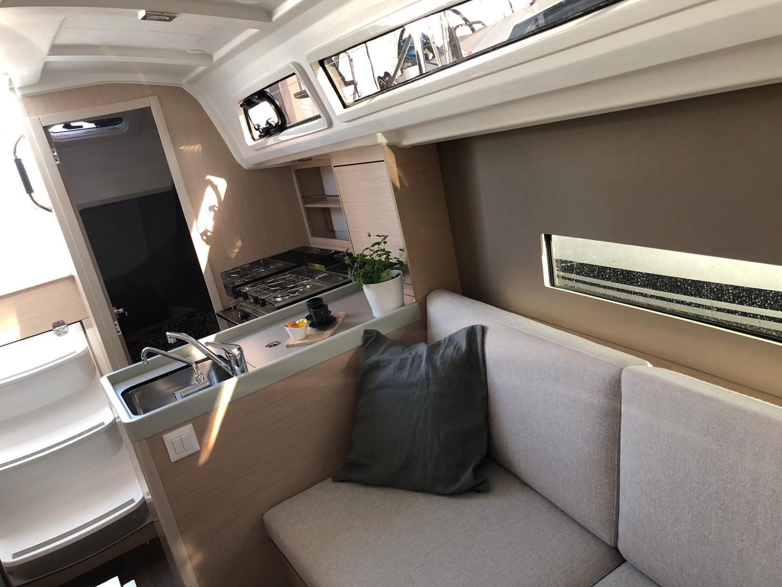 Photo #8 - Oceanis 30.1 (Yoda) en Pomer - 43587