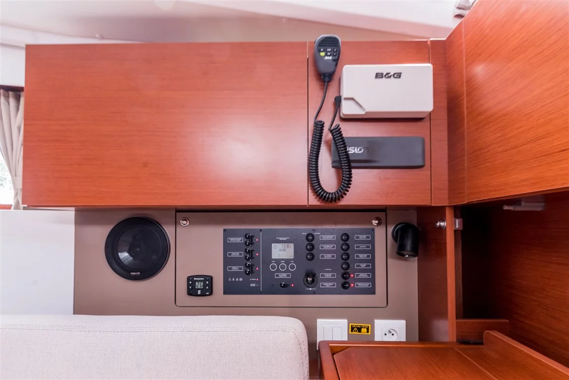 Oceanis 35.1 (Bela)  - 9