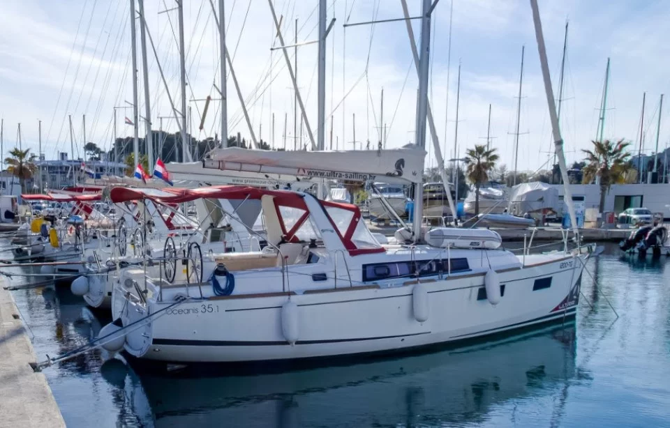 Oceanis 35.1 (Lampuga)  - 3