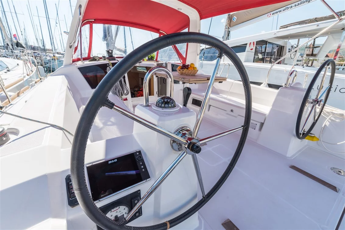 Oceanis 38 - 3 cab. (Rusalka)  - 3