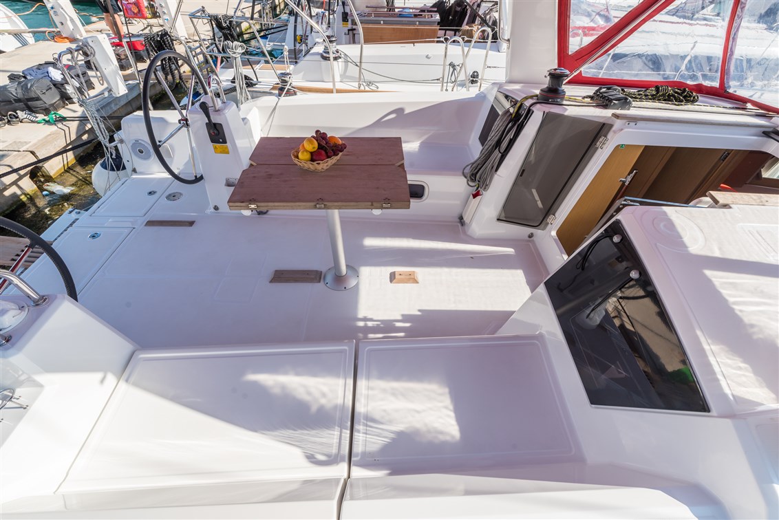 Photo #6 - Oceanis 38 - 3 cab. (Rusalka) in Pomer - 43595