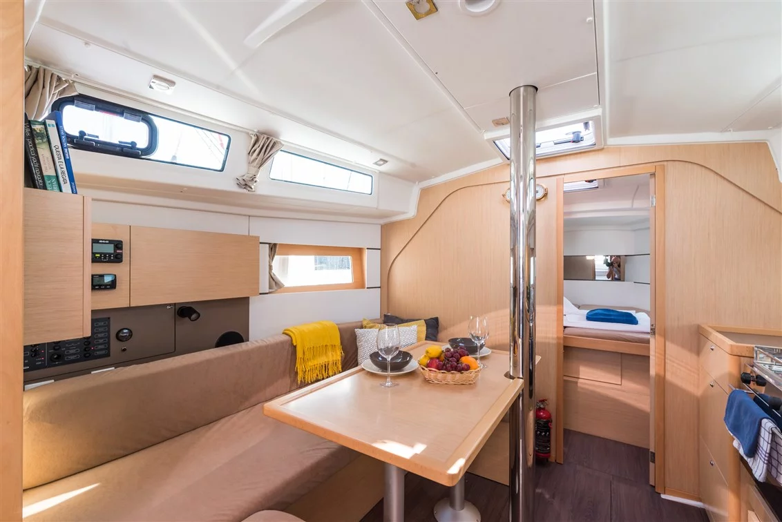 Oceanis 38 - 3 cab. (Rusalka)  - 13