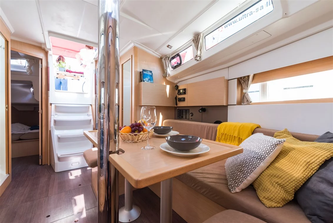 Oceanis 38 - 3 cab. (Rusalka)  - 15