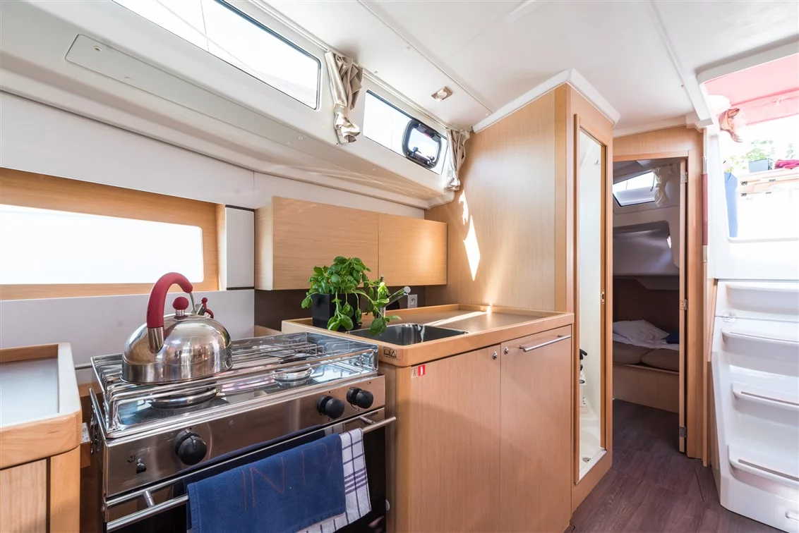 Oceanis 38 - 3 cab. (Rusalka)  - 16