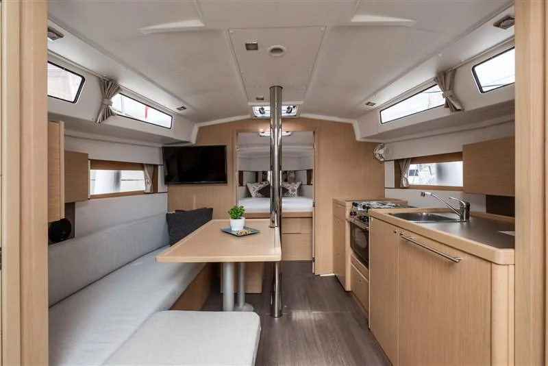 Oceanis 38.1 (Cvita)  - 4