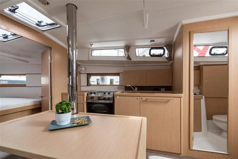 Oceanis 38.1 (Cvita)  - 7