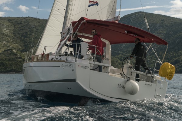 Photo #3 - Oceanis 38.1 (Majano) en Split - 43598
