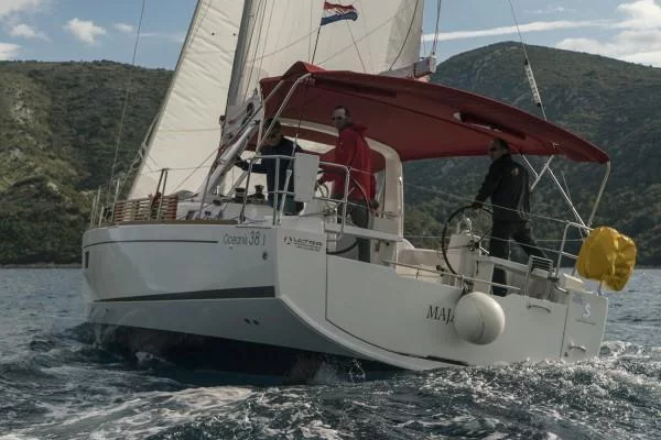Oceanis 38.1 (Majano)  - 2