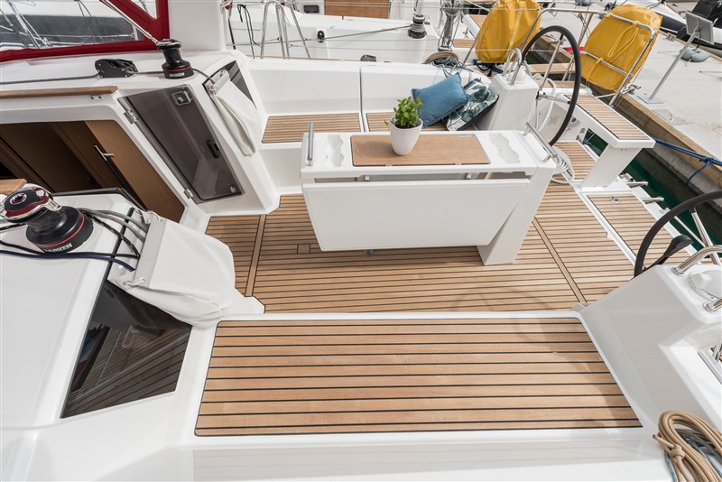 Photo #5 - Oceanis 38.1 (Majano) en Split - 43598