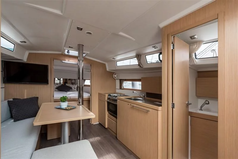 Oceanis 38.1 (Majano)  - 6