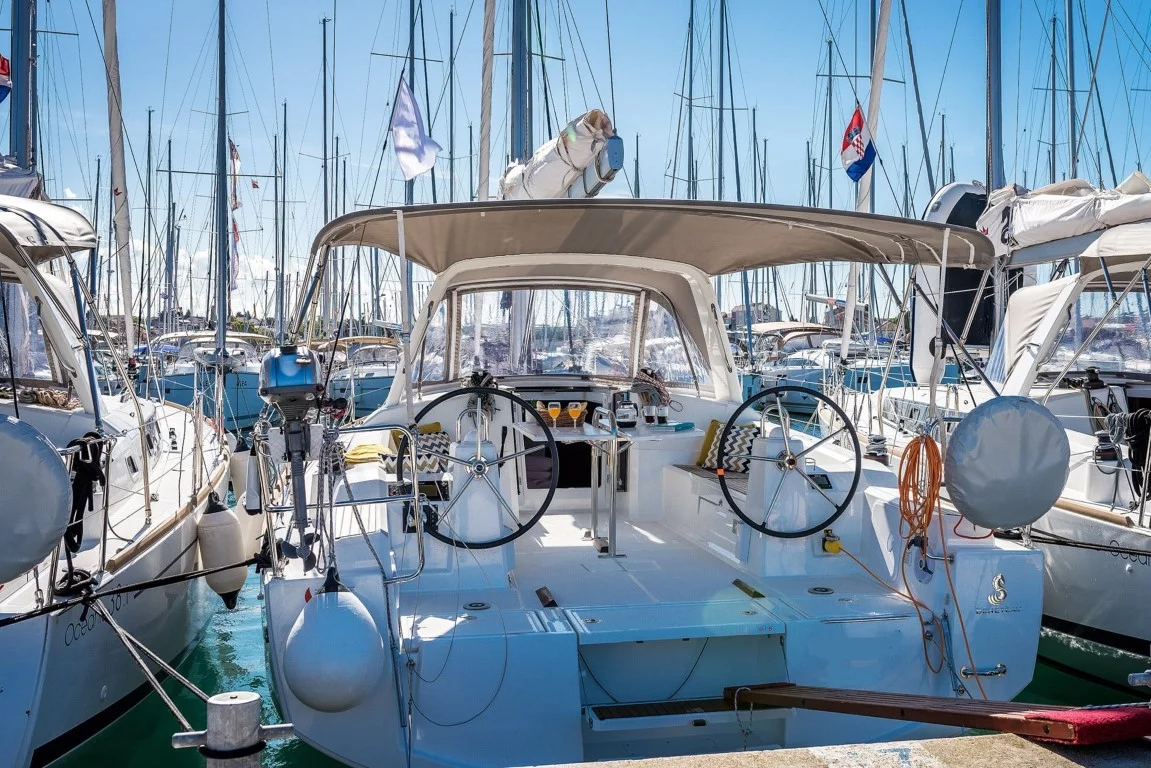 Oceanis 38.1 (Sailor Jupiter)  - 5