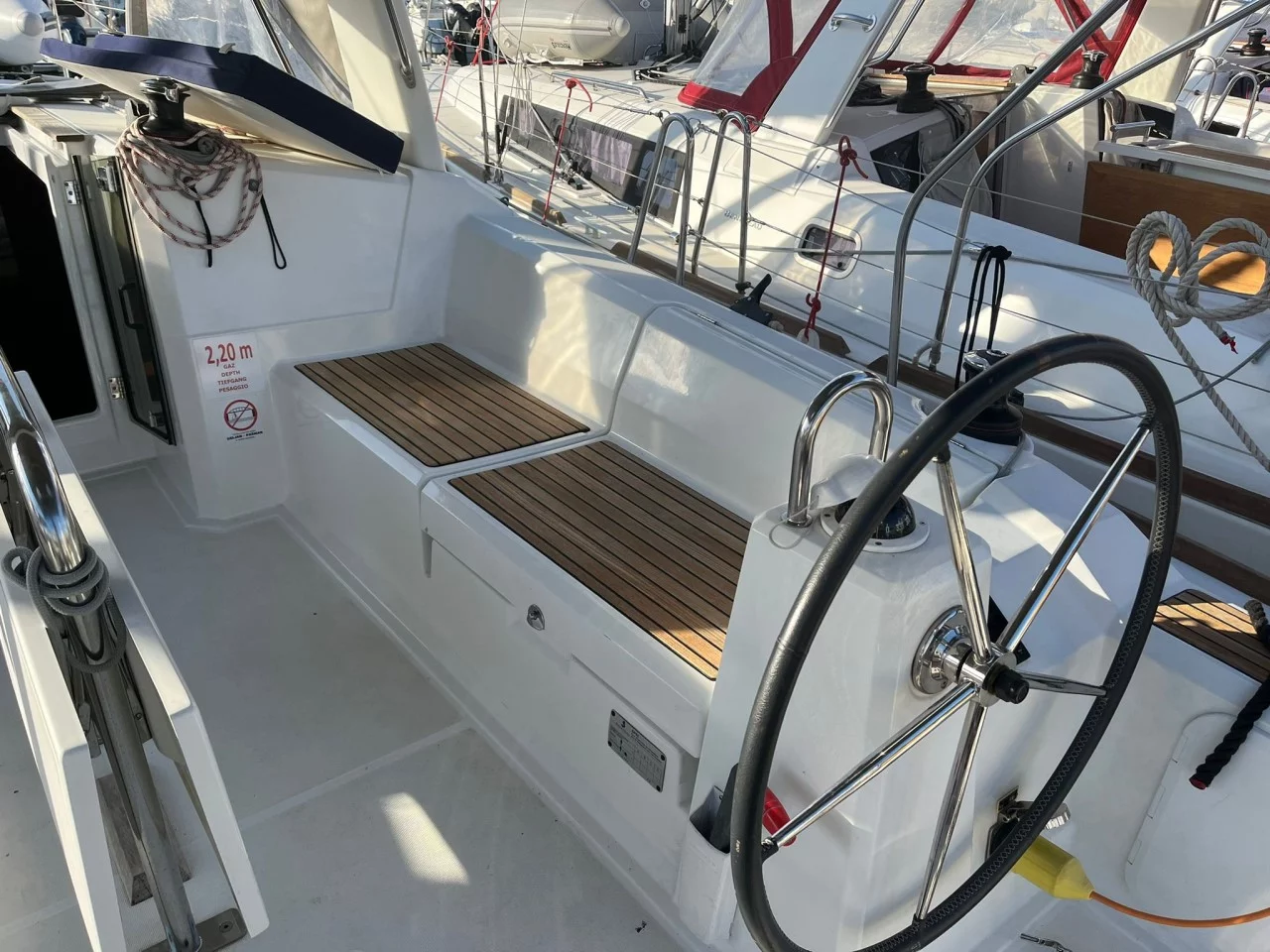 Oceanis 38.1 (Sailor Mercury)  - 4
