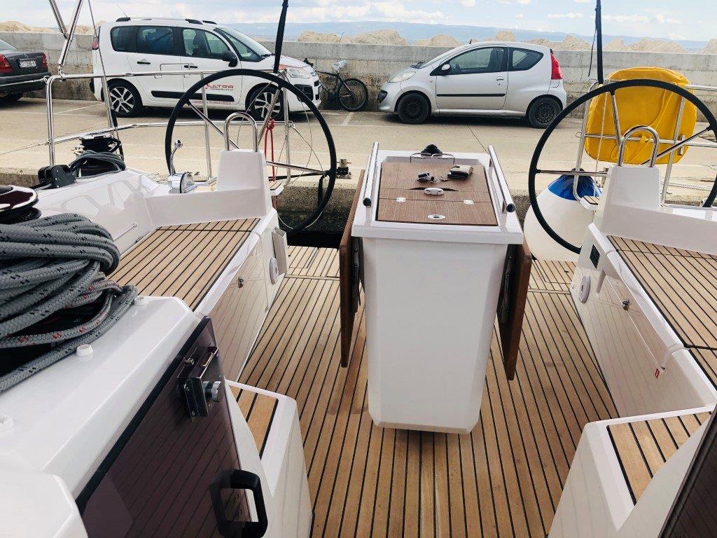Photo #3 - Oceanis 40.1 - 3 cab. (Azorian) in Split - 43602