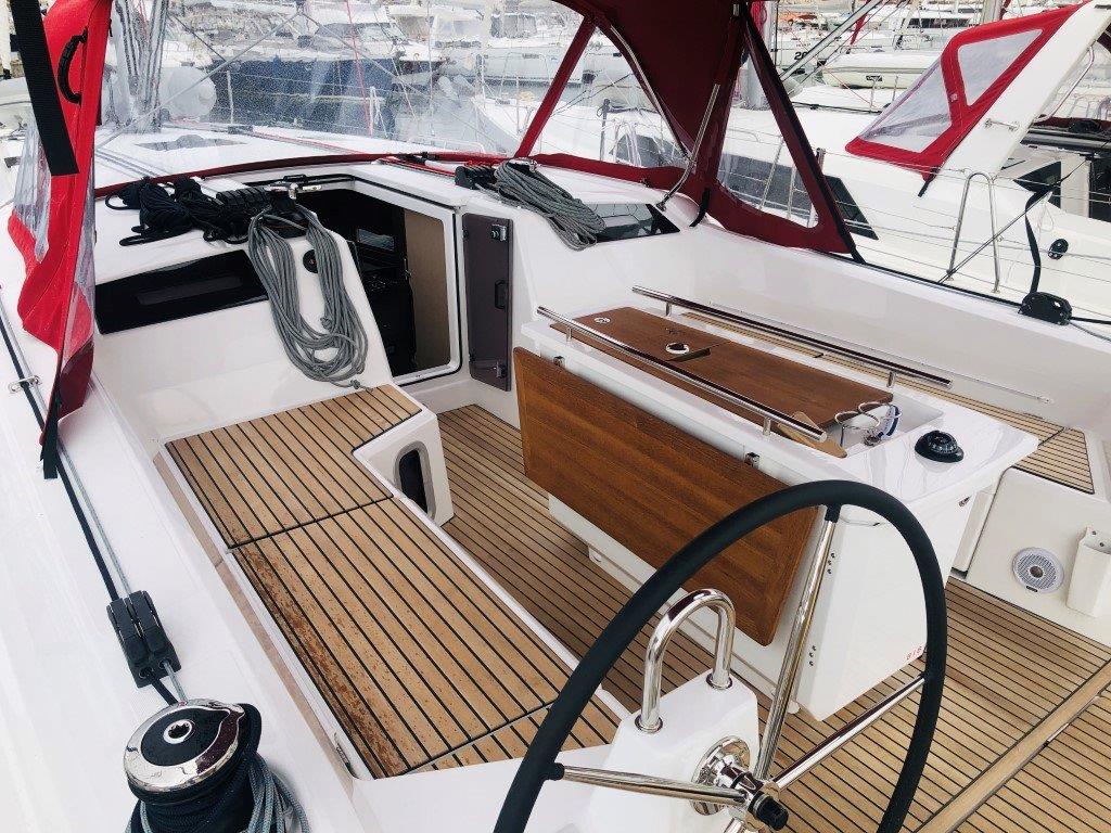 Photo #4 - Oceanis 40.1 - 3 cab. (Azorian) in Split - 43602