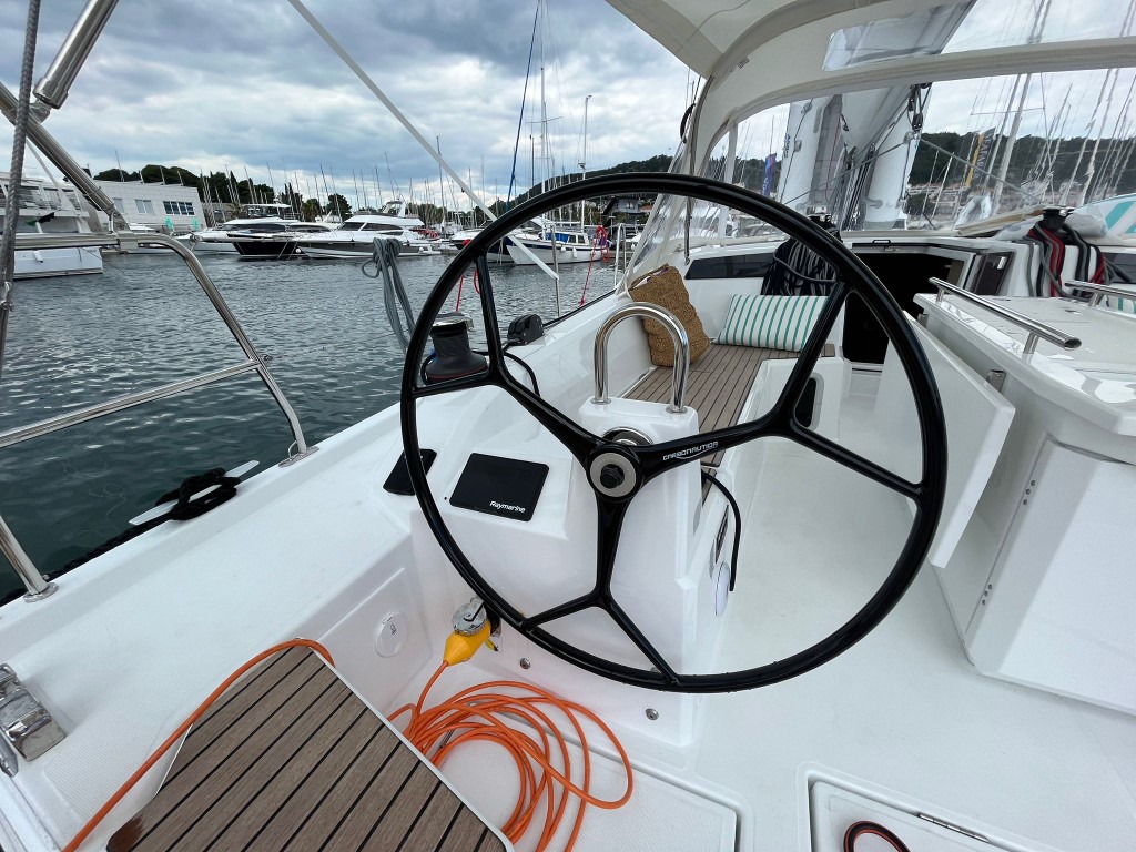 Photo #8 - Oceanis 40.1 - 3 cab. (Cosmic Dancer) in Split - 43604