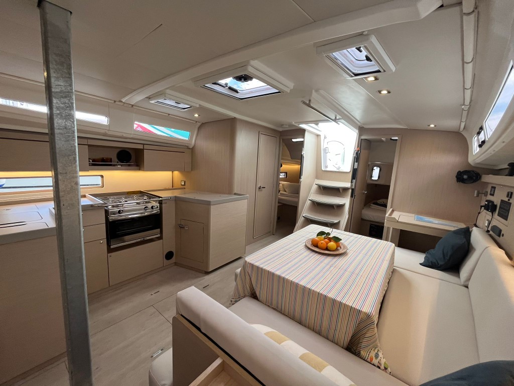 Photo #10 - Oceanis 40.1 - 3 cab. (Cosmic Dancer) in Split - 43604