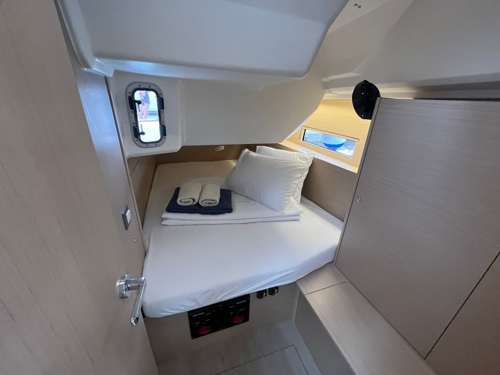 Photo #18 - Oceanis 40.1 - 3 cab. (Cosmic Dancer) in Split - 43604