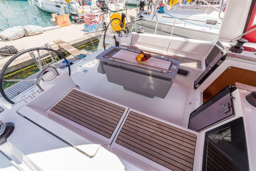 Photo #10 - Oceanis 41 (Islamorada) en Split - 43610