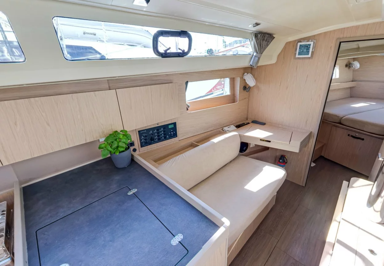 Oceanis 41.1 (Luxa)  - 7
