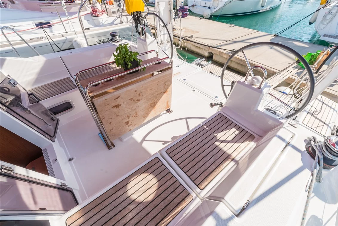 Oceanis 41.1 (Sparkling)  - 4