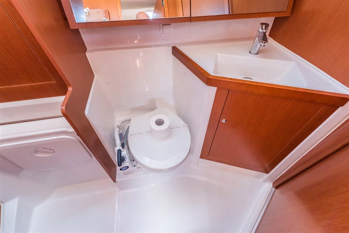Oceanis 41.1 (Sparkling)  - 28