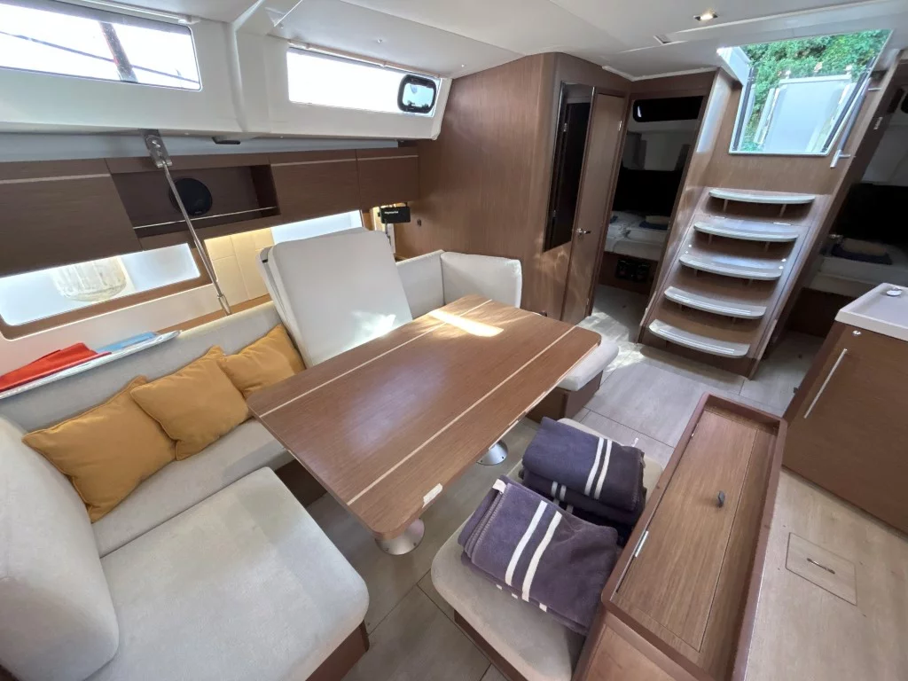 Oceanis 46.1 (Bumblebee)  - 9