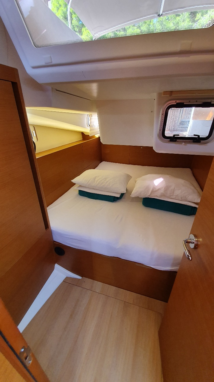 Photo #9 - Sun Odyssey 440 (Xoxo) en Pomer - 43636