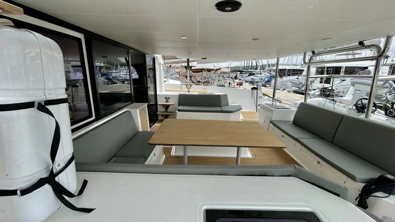 Dufour 48 Catamaran - 5 + 1 cab. (Freya)  - 12