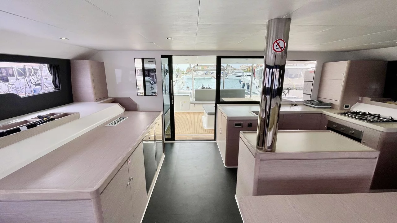 Dufour 48 Catamaran - 5 + 1 cab. (Freya)  - 16