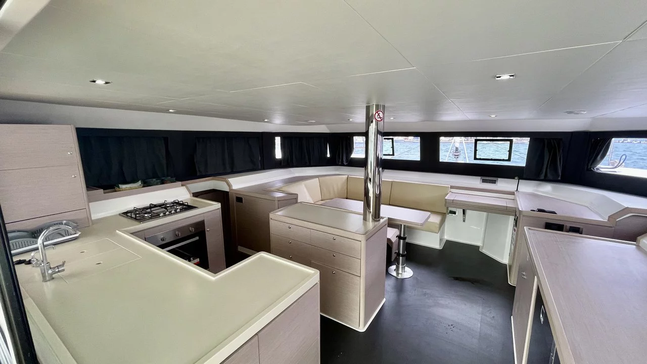 Dufour 48 Catamaran - 5 + 1 cab. (Freya)  - 19