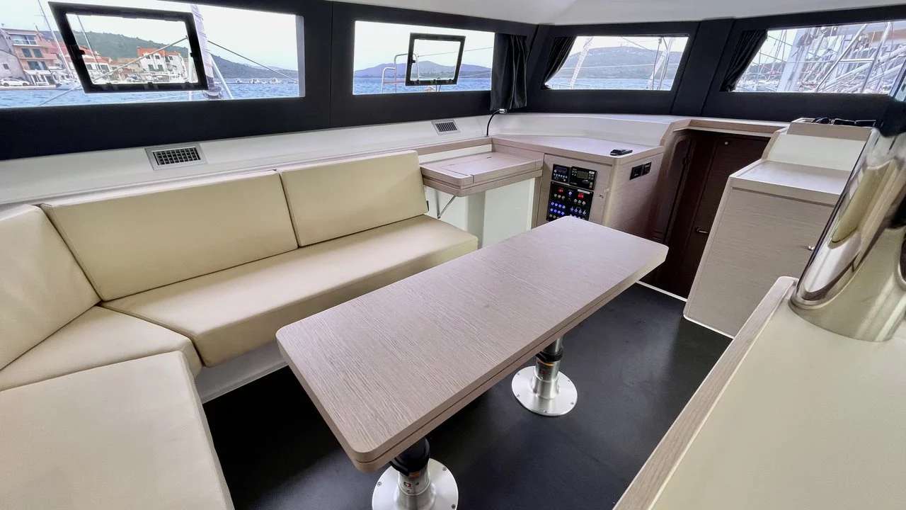 Dufour 48 Catamaran - 5 + 1 cab. (Freya)  - 20