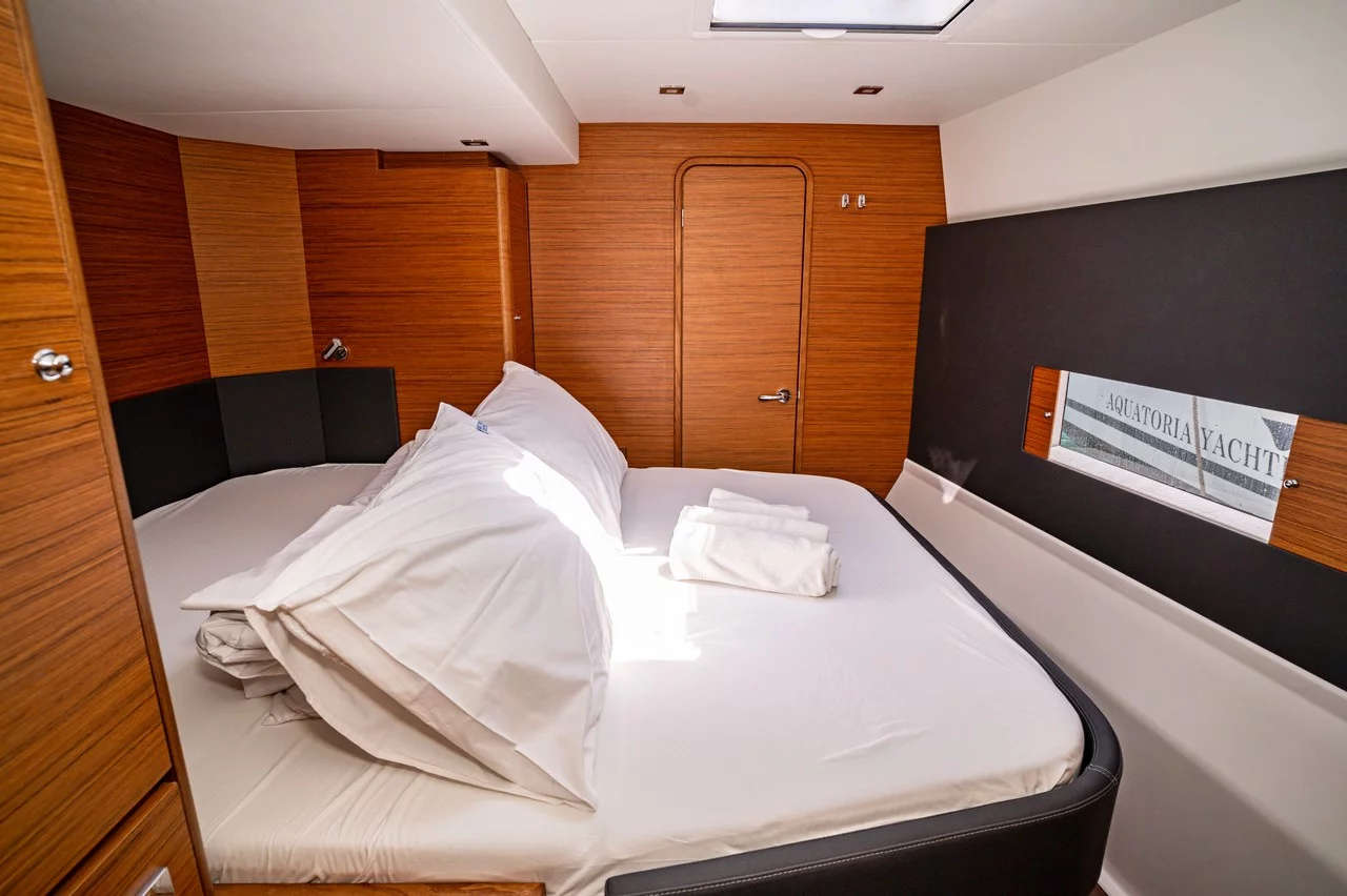 Dufour 48 Catamaran - 5 + 1 cab. (Freya)  - 26