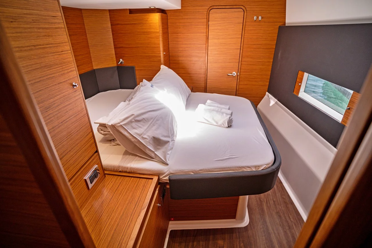 Dufour 48 Catamaran - 5 + 1 cab. (Freya)  - 31