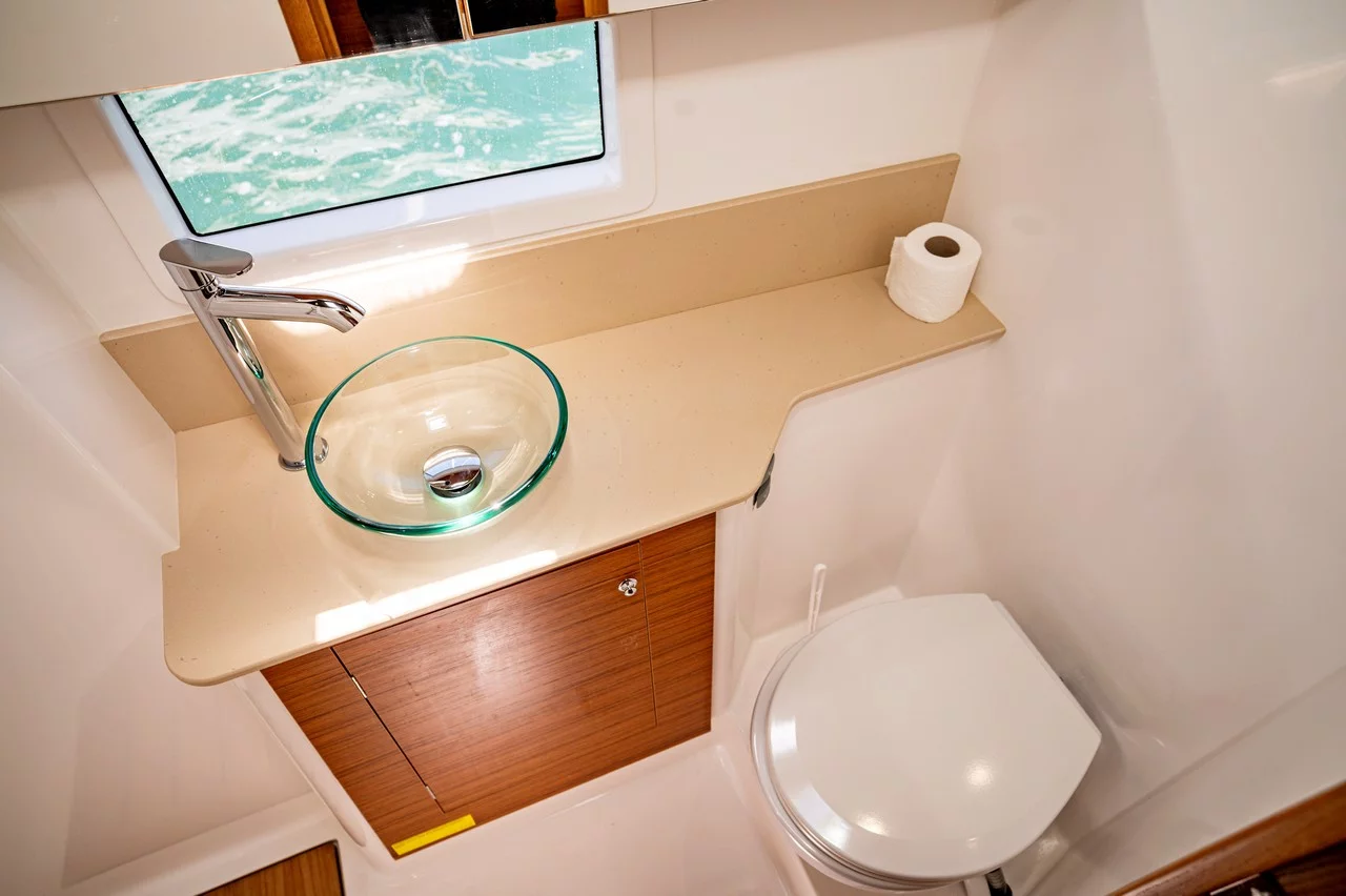 Dufour 48 Catamaran - 5 + 1 cab. (Freya)  - 32