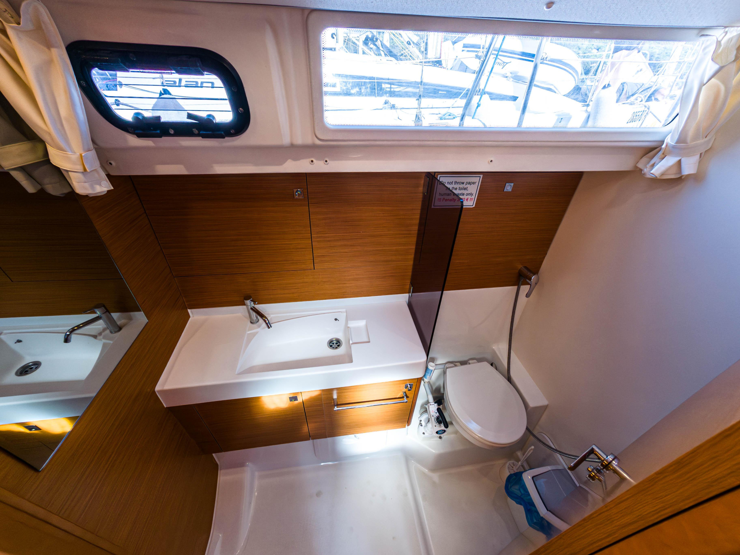 Photo #19 - Sun Odyssey 519 - 5 cab. (Elise af Sweden) en Krk - 43645
